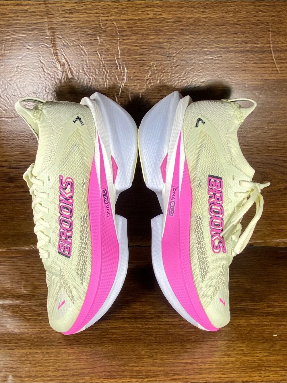 Brooks Hyperion Max 3 women’s shoe size 9